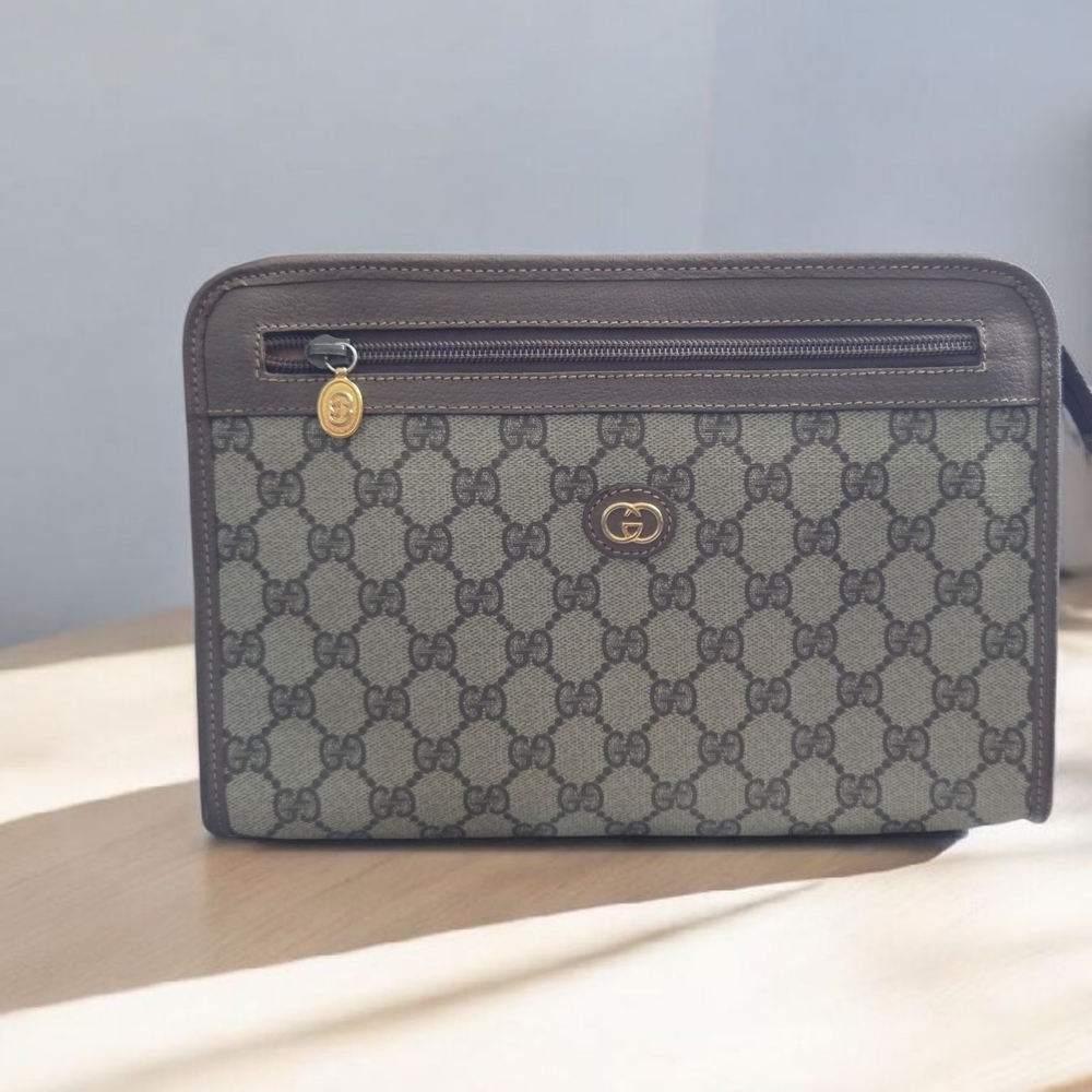 Authentic Vintage Gucci GG Supreme Pouch (Unisex)
